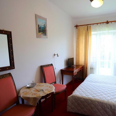 Domy Wczasowe Tryumfy Bed & Breakfast Криница-Здруй Екстериор снимка