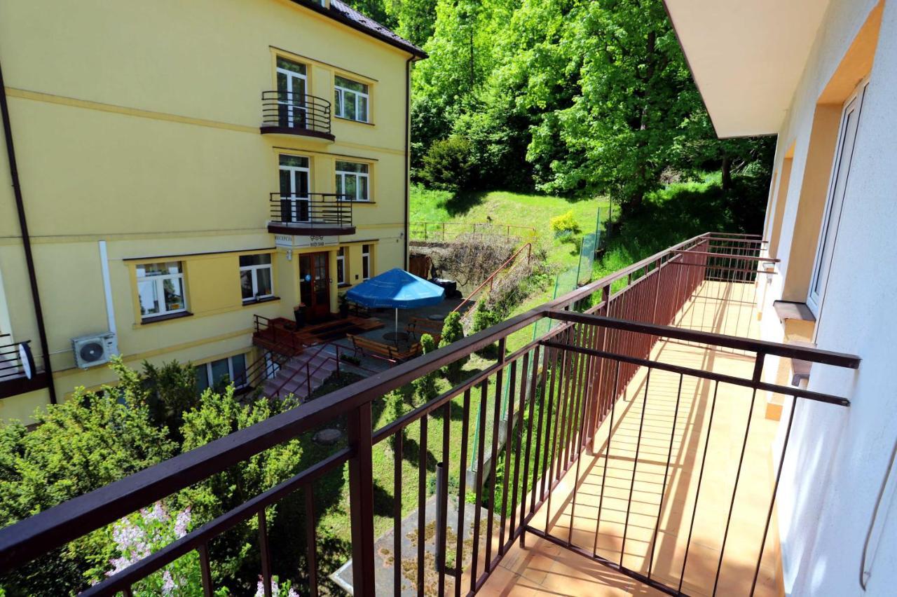 Domy Wczasowe Tryumfy Bed & Breakfast Криница-Здруй Екстериор снимка
