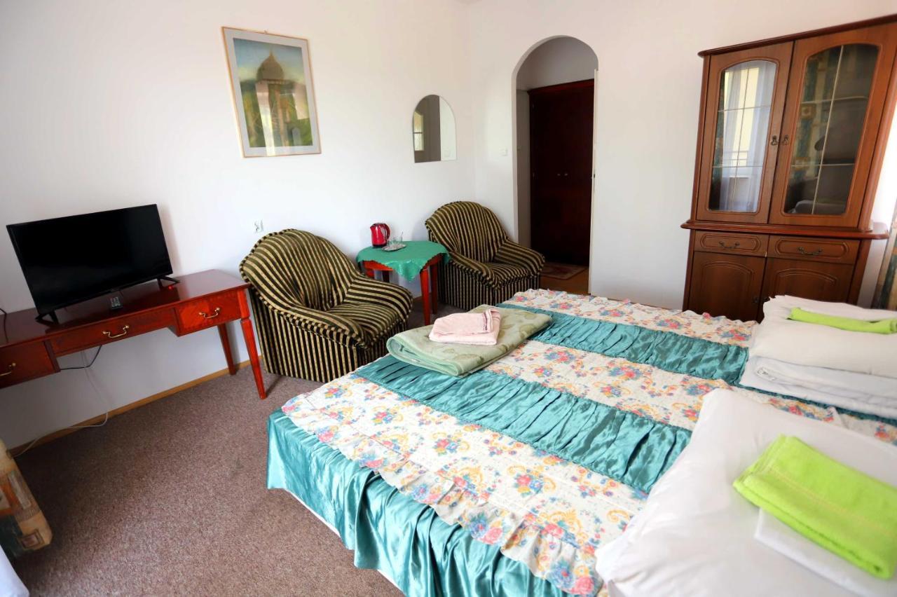 Domy Wczasowe Tryumfy Bed & Breakfast Криница-Здруй Екстериор снимка
